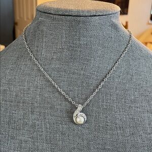 Sterling Silver Pearl Pendant Necklace - White Pearl